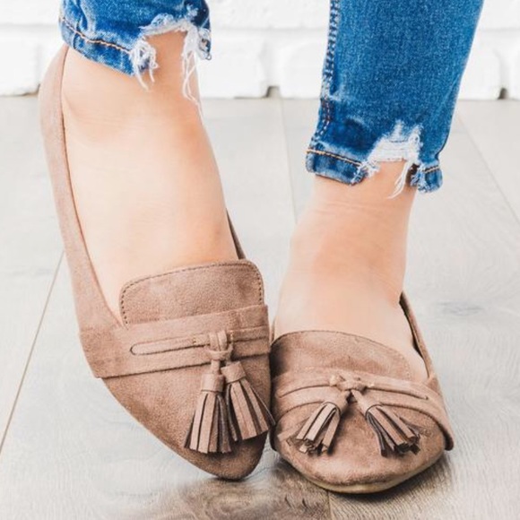5⭐️TAUPE TASSEL SLIP ON POINTED TOE LOAFERS- Shoe - Picture 2 of 4